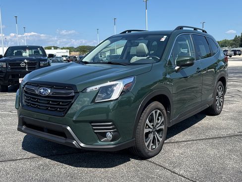 Used 2023 Subaru Forester Limited AWD/4WD image 2