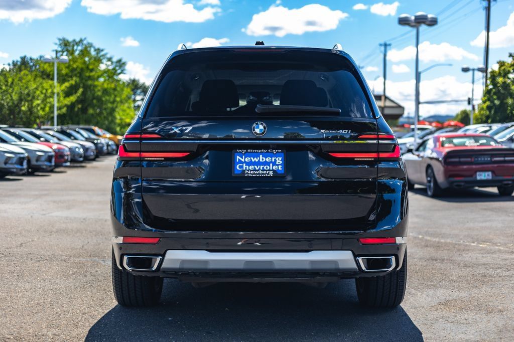 Used 2024 BMW X7 xDrive40i AWD/4WD image 9