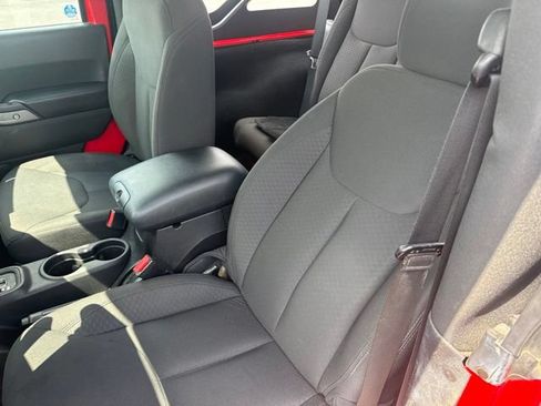 Used 2015 Jeep Wrangler Sport w/ Connectivity Group AWD/4WD image 11