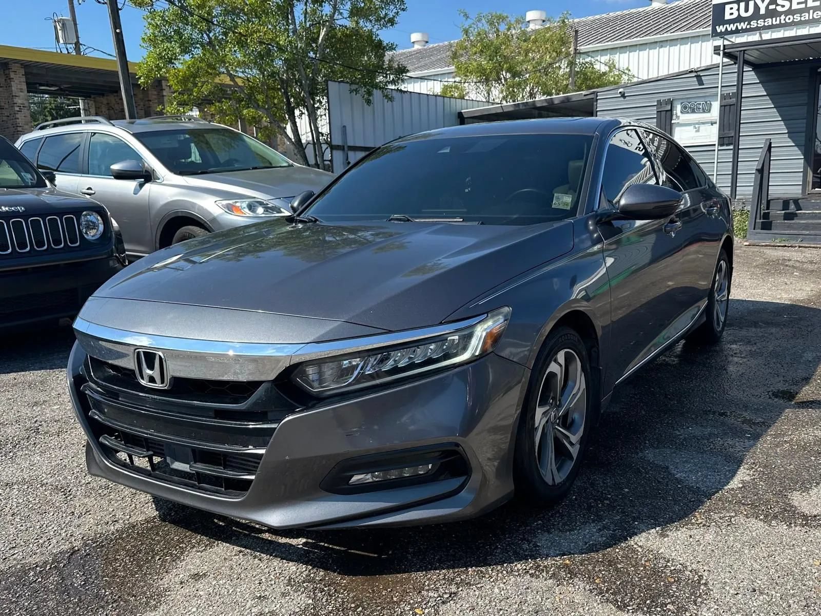 Used 2018 Honda Accord EX-L image 2