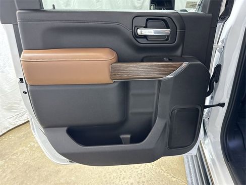 Used 2021 Chevrolet Silverado 3500 High Country w/ Z71 Off-Road Package image 25