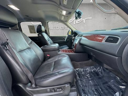 Used 2009 Chevrolet Suburban LTZ AWD/4WD image 24