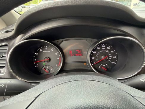 Used 2018 Kia Sedona L FWD image 30