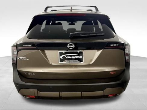 Used 2025 Nissan Kicks SR image 8