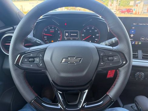 New 2026 Chevrolet Trax RS w/ Sunroof Package FWD image 27