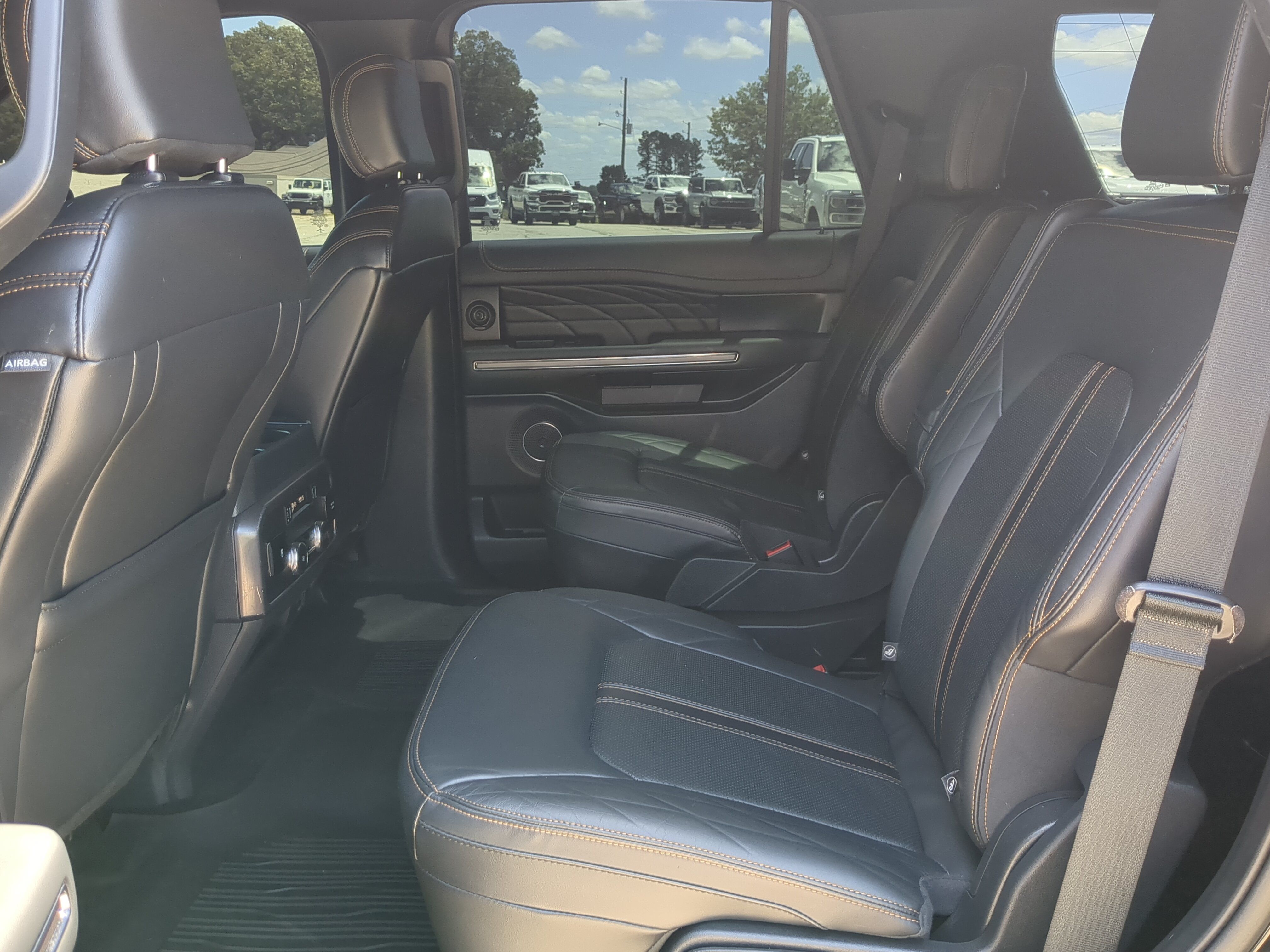 Used 2023 Ford Expedition Platinum AWD/4WD image 12