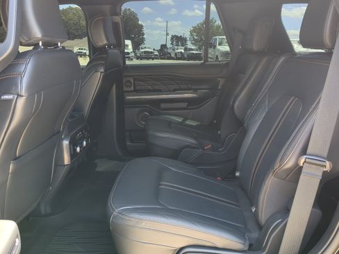 Certified 2023 Ford Expedition Platinum AWD/4WD image 12