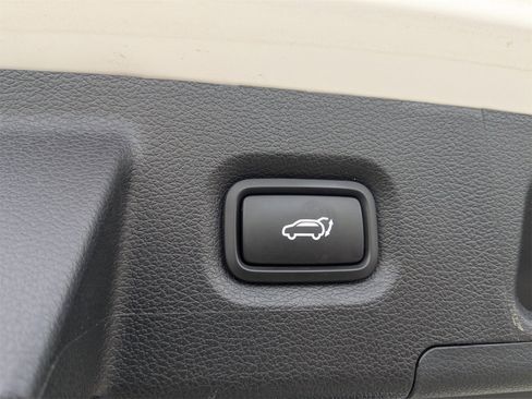 Used 2023 Hyundai Santa Fe SEL image 13