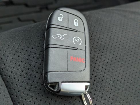 Used 2021 Jeep Grand Cherokee Trailhawk w/ Premium Lighting Group image 37