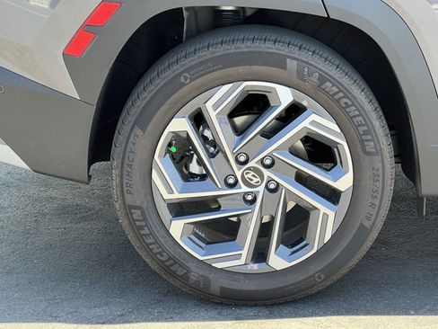 Certified 2025 Hyundai Tucson Limited AWD/4WD image 15