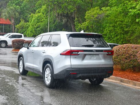 Certified 2025 Toyota Grand Highlander FWD image 3