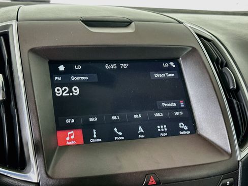Used 2019 Ford Edge Titanium FWD image 21