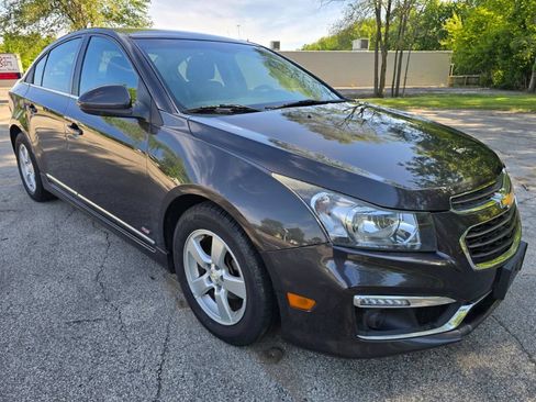 Used 2015 Chevrolet Cruze LT FWD image 3