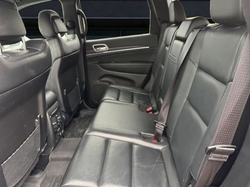 Used 2021 Jeep Grand Cherokee Limited image 16