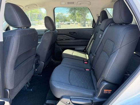 Used 2024 Nissan Pathfinder SV FWD image 16