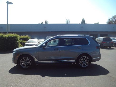 Used 2026 BMW X7 xDrive40i AWD/4WD image 2