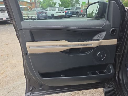 Used 2024 Ford Expedition Max Limited RWD image 18