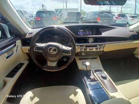 Used 2018 Lexus ES 350 w/ Premier Package FWD image 26