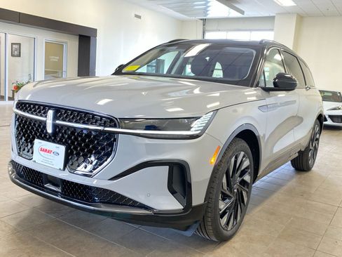 New 2026 Lincoln Nautilus Reserve w/ Jet Appearance Package image 4