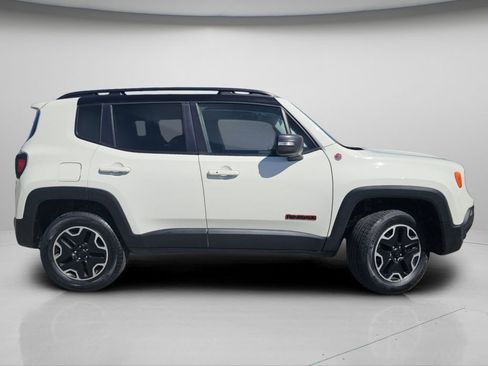 Used 2017 Jeep Renegade Trailhawk image 23