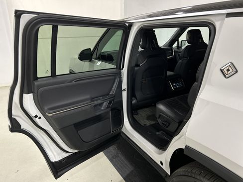 Used 2023 Rivian R1S Adventure AWD/4WD image 17