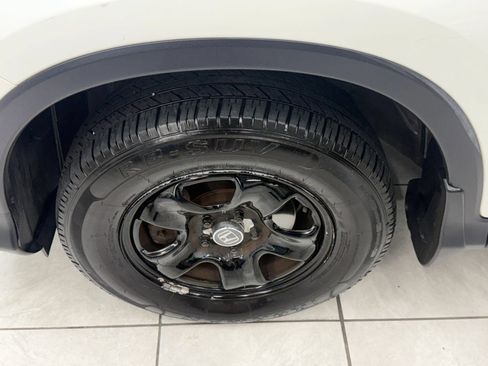 Used 2016 Honda CR-V LX image 32