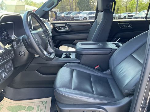 Used 2023 Chevrolet Tahoe Z71 w/ Luxury Package AWD/4WD image 15