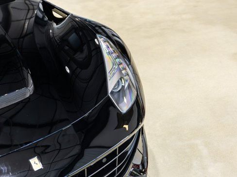 Used 2015 Ferrari F12 Berlinetta RWD image 10