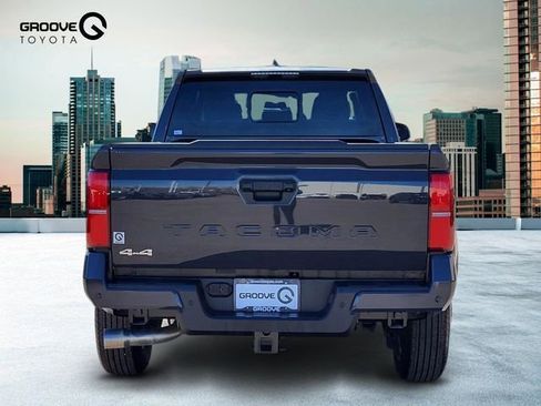 Used 2025 Toyota Tacoma SR5 image 5