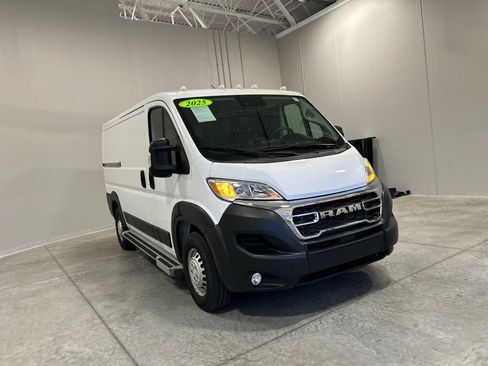Used 2025 RAM ProMaster 2500 w/ U-Haul Equipment Group FWD image 4