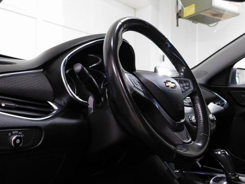 Used 2018 Chevrolet Malibu LT image 30