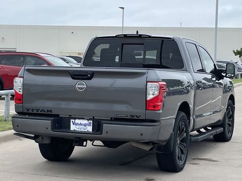 Used 2023 Nissan Titan SV w/ SV Convenience Package RWD image 4