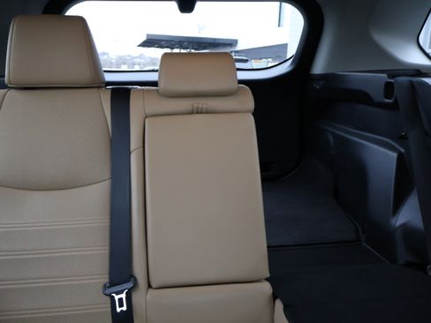 Used 2020 Toyota RAV4 Limited image 13