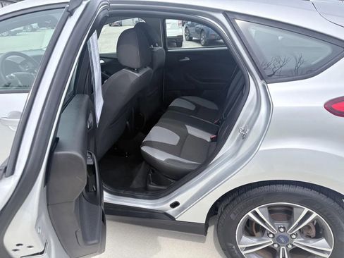 Used 2014 Ford Focus SE w/ SE Sport Package FWD image 12