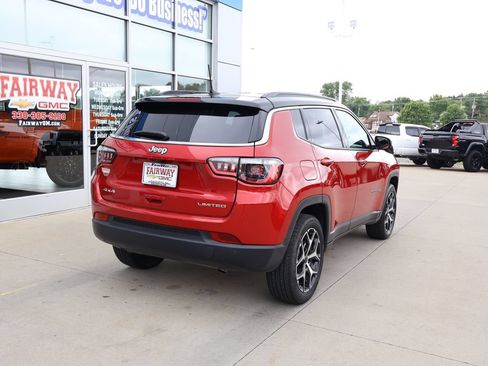 Used 2025 Jeep Compass Limited AWD/4WD image 3