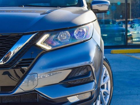 Used 2021 Nissan Rogue Sport SV w/ Technology Package image 3