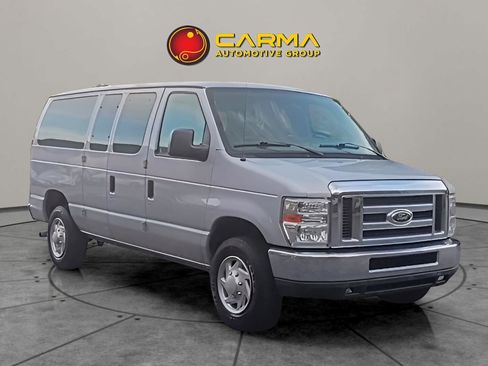 Used 2014 Ford E-350 and Econoline 350 XLT image 11