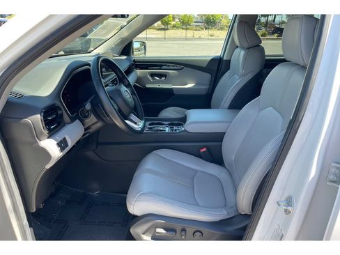 Certified 2025 Honda Pilot EX-L image 10