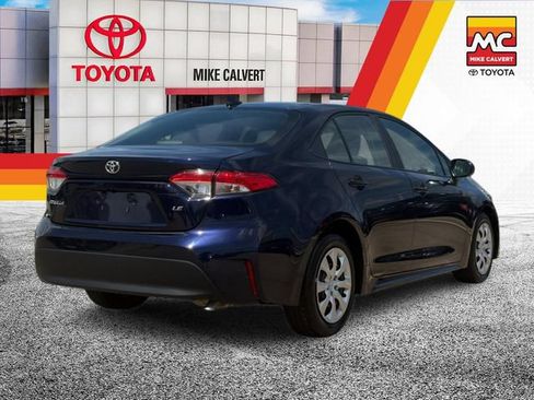 Used 2025 Toyota Corolla LE FWD image 5