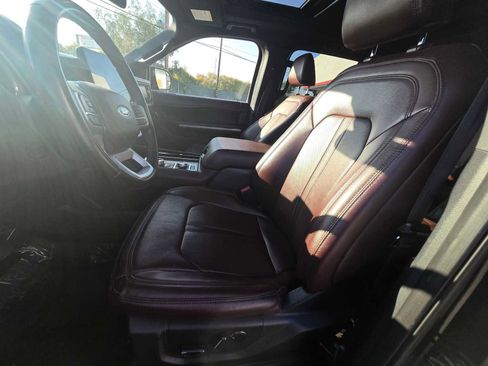 Used 2023 Ford Expedition Limited image 24