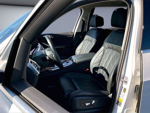 Used 2024 BMW X7 xDrive40i image 21