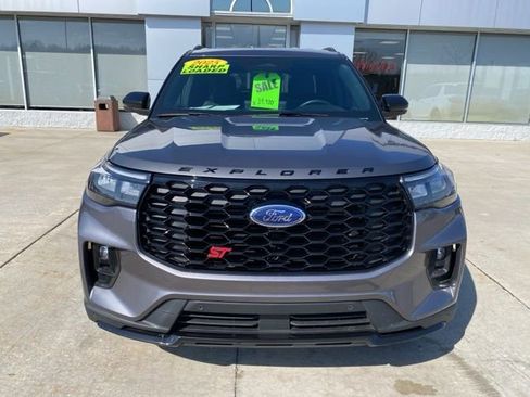 Used 2025 Ford Explorer ST-Line image 12