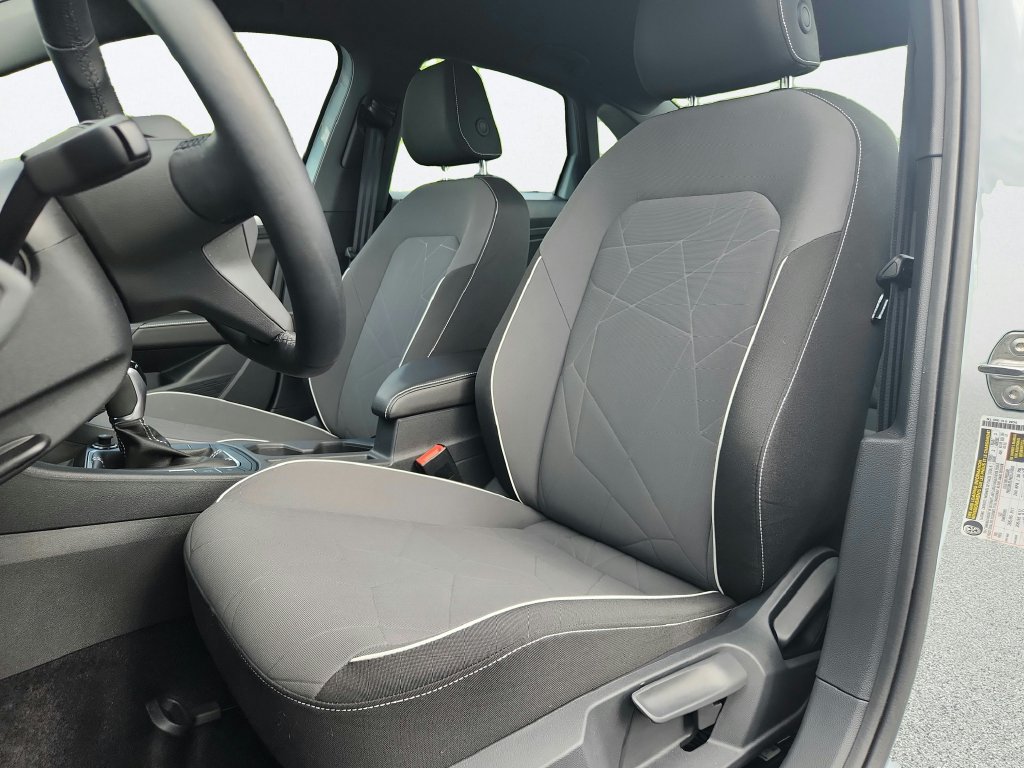 Certified 2025 Volkswagen Jetta Sport FWD image 11