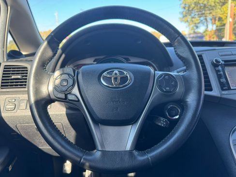 Used 2013 Toyota Venza Limited image 16