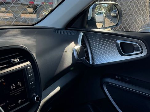 Used 2025 Kia Soul LX w/ LX Technology Package image 29