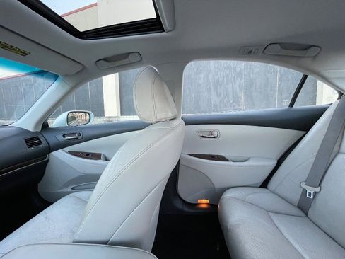 Used 2010 Lexus ES 350 w/ Luxury Package image 34