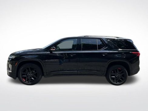 Used 2023 Chevrolet Traverse Premier w/ Redline Edition AWD/4WD image 2