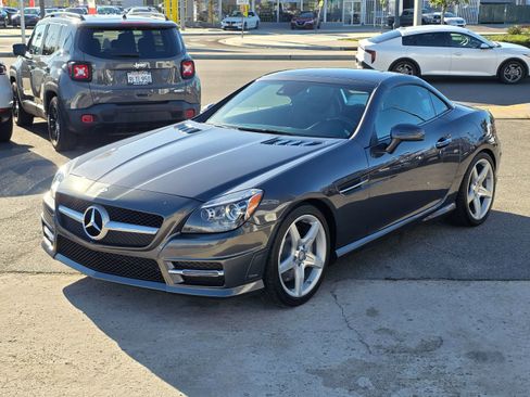 Used 2015 Mercedes-Benz SLK 350 w/ Multimedia Package image 35
