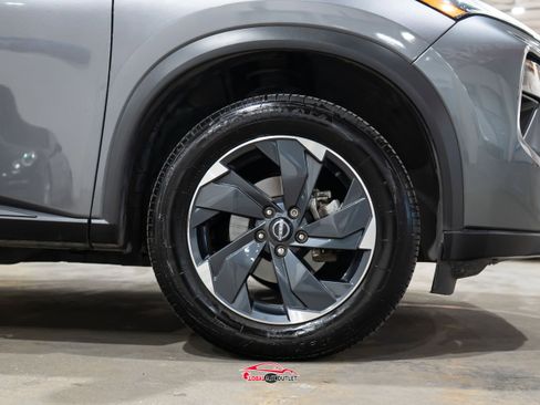 Used 2024 Nissan Rogue SV AWD/4WD image 9
