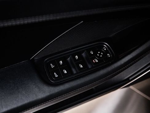 Certified 2023 Porsche Panamera image 22